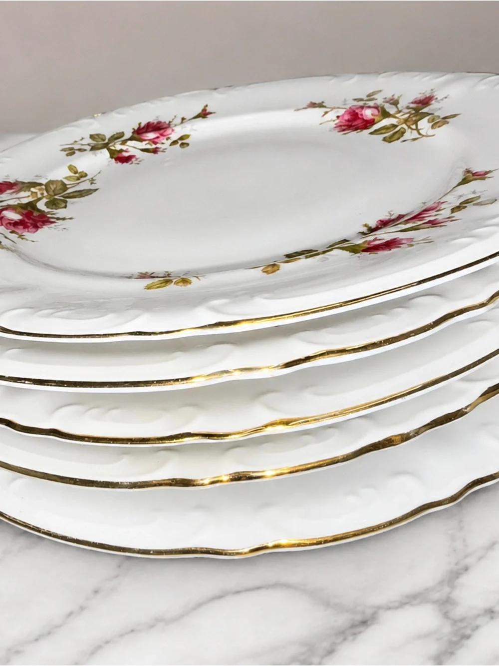 18 Pc Bond Ware Pompadour Rose Fine China Japan Dinnerware Set Gold Trim